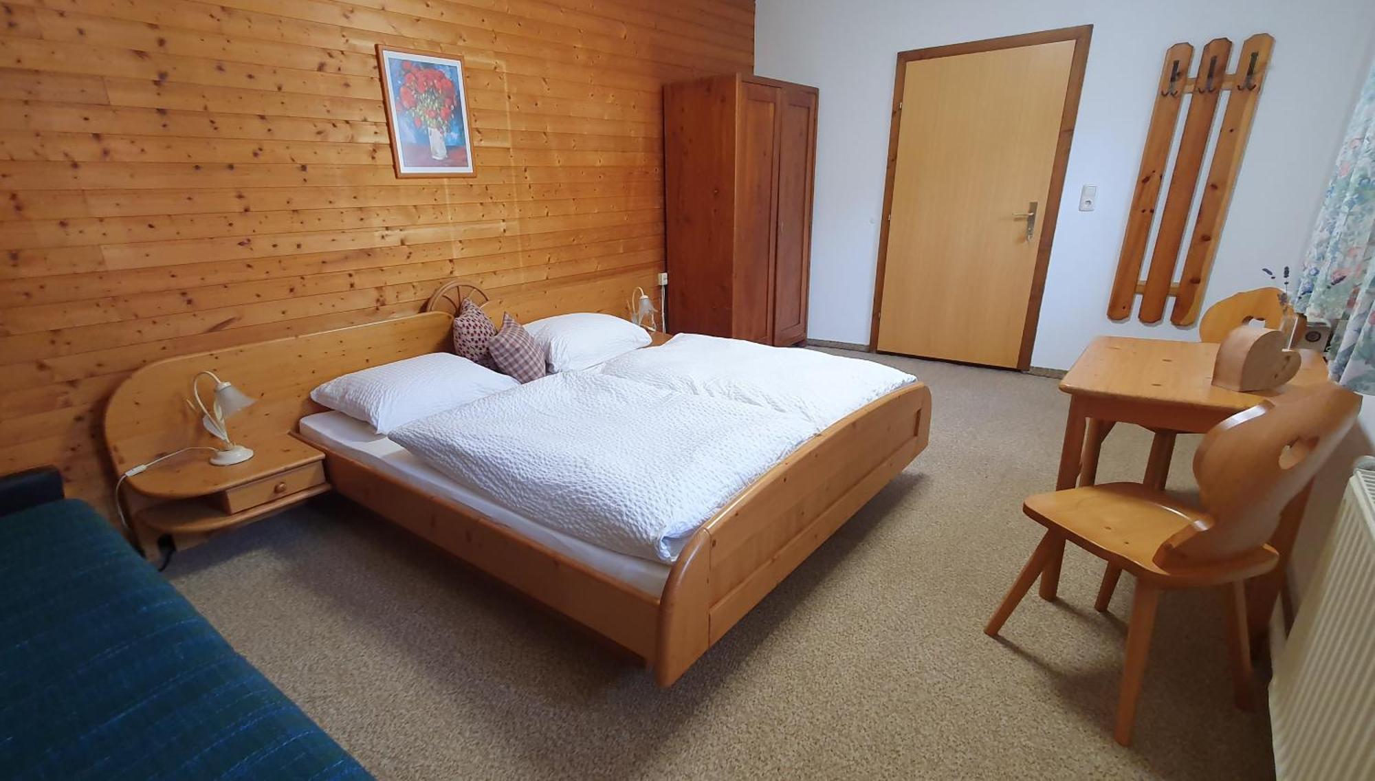 Farm stay Neufangbauer, Familie Sabine Und Peter Hauser *